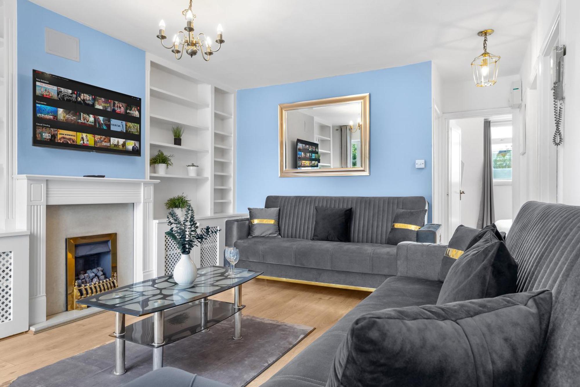 Newly Renovated Kensington 2 Bedroom Apartment With Balcony Near Harrods Sleeps 6, 2 Min Walk From Station Лондон Экстерьер фото
