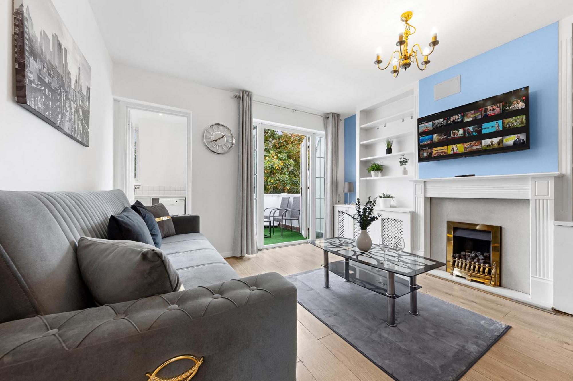 Newly Renovated Kensington 2 Bedroom Apartment With Balcony Near Harrods Sleeps 6, 2 Min Walk From Station Лондон Экстерьер фото