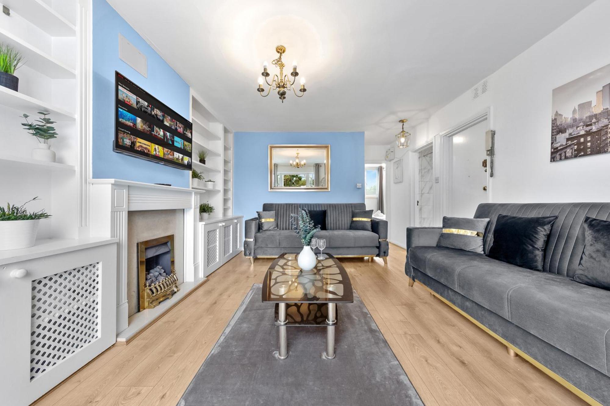 Newly Renovated Kensington 2 Bedroom Apartment With Balcony Near Harrods Sleeps 6, 2 Min Walk From Station Лондон Экстерьер фото