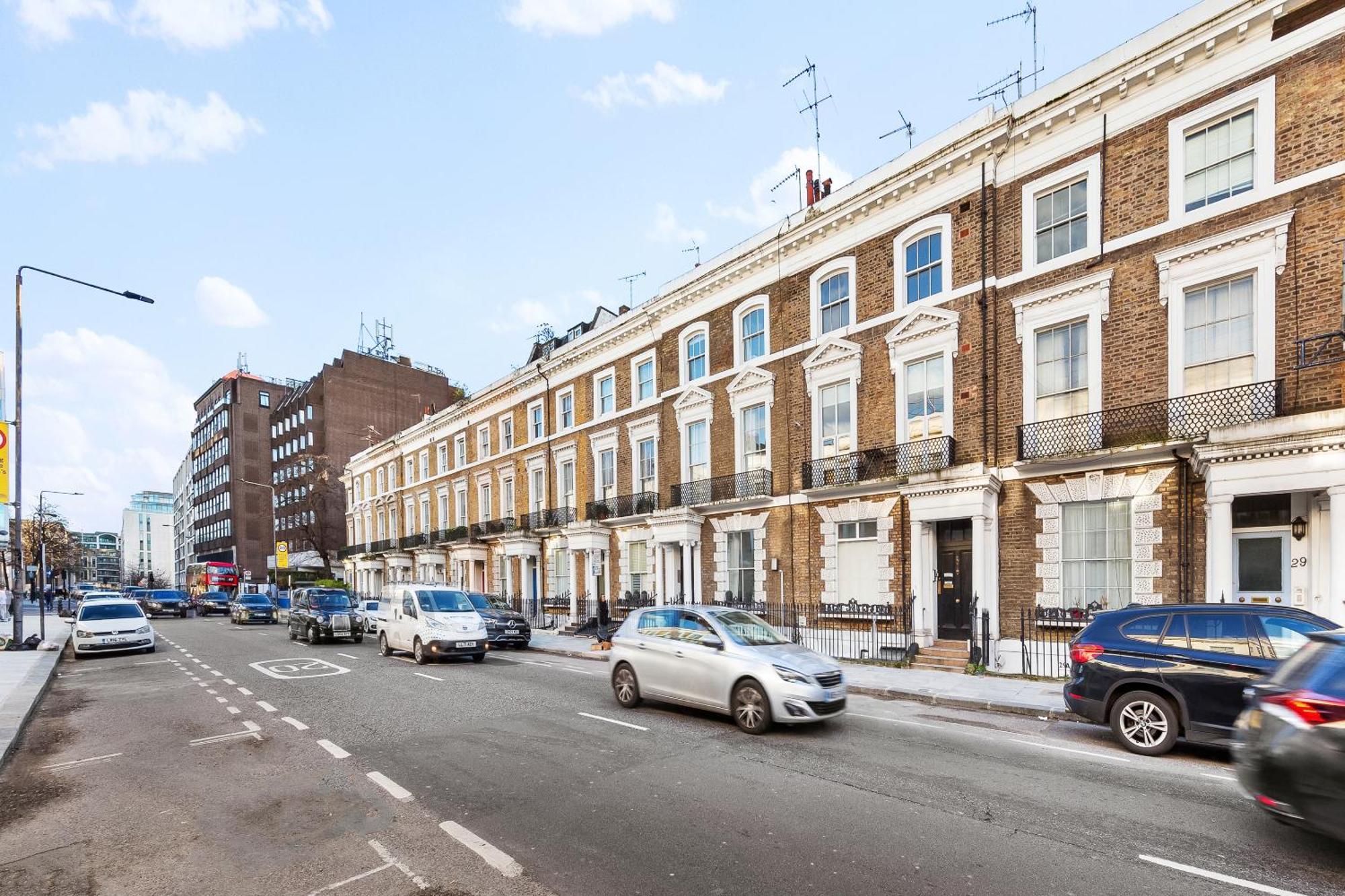 Newly Renovated Kensington 2 Bedroom Apartment With Balcony Near Harrods Sleeps 6, 2 Min Walk From Station Лондон Экстерьер фото