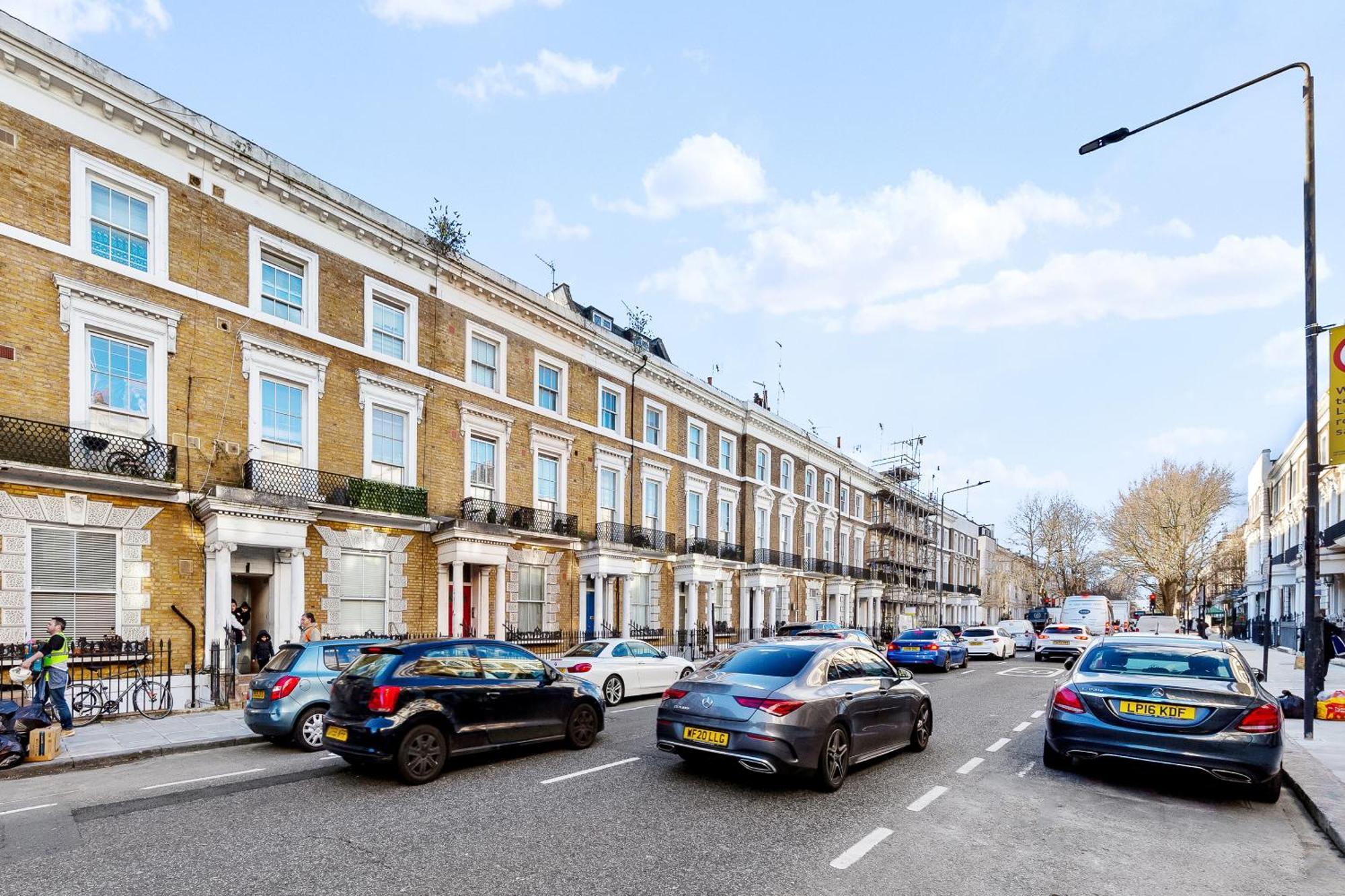 Newly Renovated Kensington 2 Bedroom Apartment With Balcony Near Harrods Sleeps 6, 2 Min Walk From Station Лондон Экстерьер фото